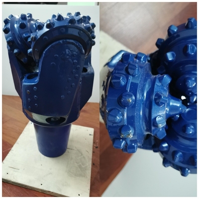Hard Rock Roller Bit Batu Tricone Tungsten Carbide Material