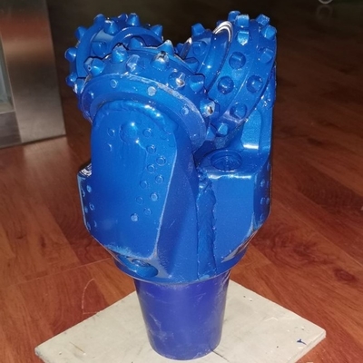 Hard Rock Roller Bit Batu Tricone Tungsten Carbide Material