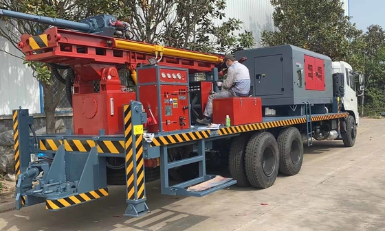 Truk Rig Pengeboran Lubang Bor 300 Meter Dipasang