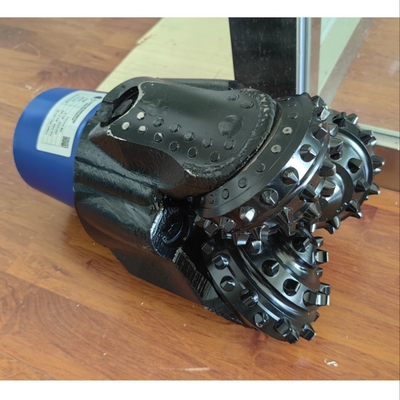 Hard IADC517 Tricone Rock Bit Untuk Pengeboran Dan Penggalian Batuan