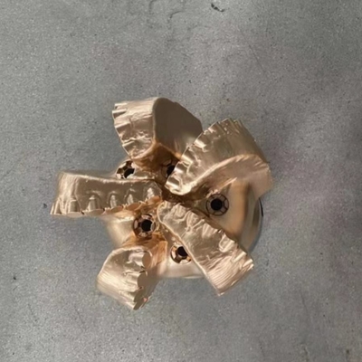 8-1/2 &quot;IADC M323 Oil Well PDC Bor Bit Dengan Matrix Body Untuk Hard Rock