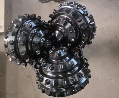 17 1 /2'' Pengeboran Sumur Air Tricone Rock Bit Tiga Cone Bit Untuk Pengeboran