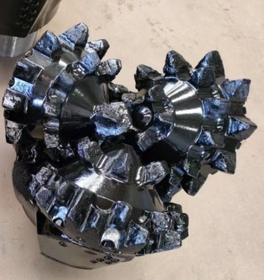 Steel Tooth Deep Well Tricone Bit Drilling Iadc217 untuk Hard Shale