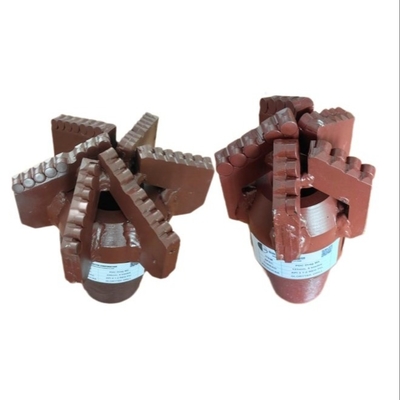 Soft Formation Drag Bit Dengan Pdc Cutter Inserts