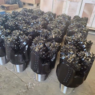 Standar API TCI Tricone Rock Bit 200mm IADC545 Pertambangan / Pengeboran sumur air