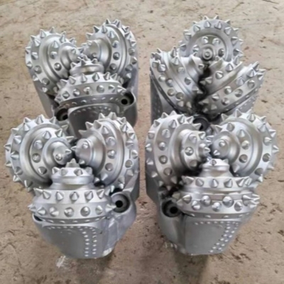 24 inci Tricone Roller Bits IADC537 Well Drill Bit Untuk Pengeboran Arah Horisontal