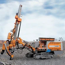 Advanced 600 N.m Torsi Maksimum Rock Drill Rig Dengan 33 M3 / Min Kompresor Udara