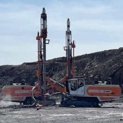 Kompresor Udara Bor Peledakan Penambangan Batu Mesin Rig Pengeboran Permukaan DTH Terintegrasi