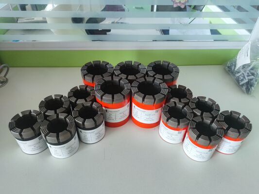 Mata Bor Intan Wireline BQ/NQ/HQ/PQ Spesifikasi Penuh dengan Umur Panjang untuk Eksplorasi Pertambangan