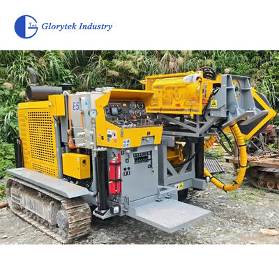 E5 Rig Pengeboran Inti Hidrolik Penuh Terkendali Jarak Jauh untuk Tambang Terbuka, Kedalaman BQ 1530m, Mesin Cummins 153kW